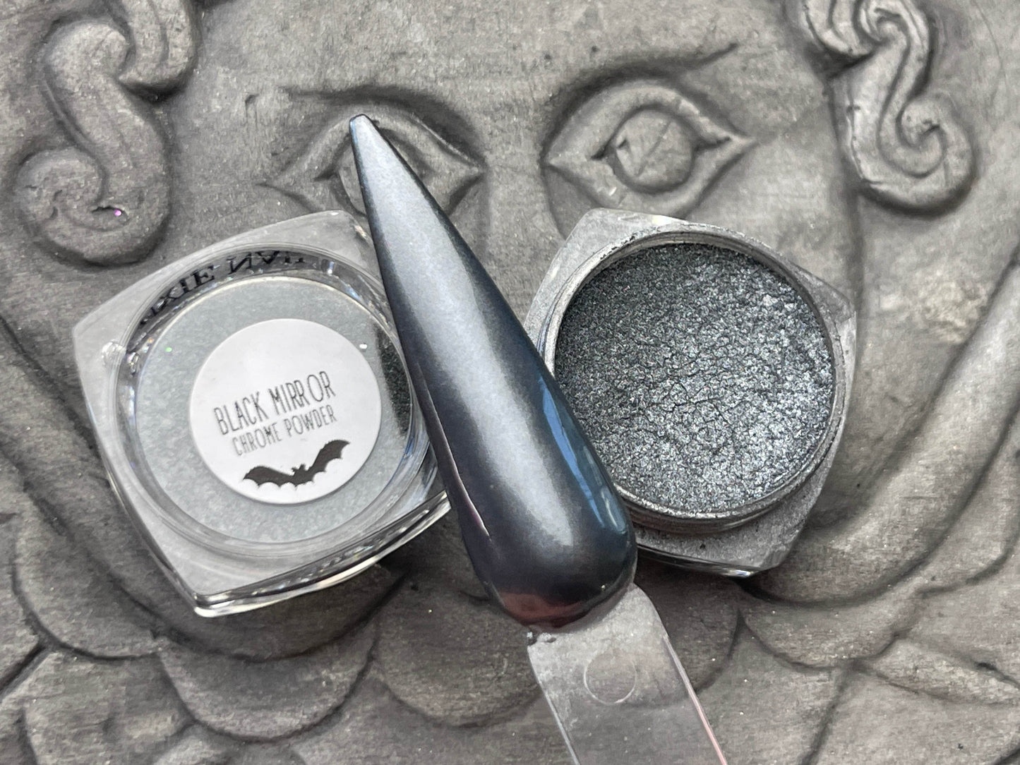 Black Mirror Chrome Powder - Luxie Nail