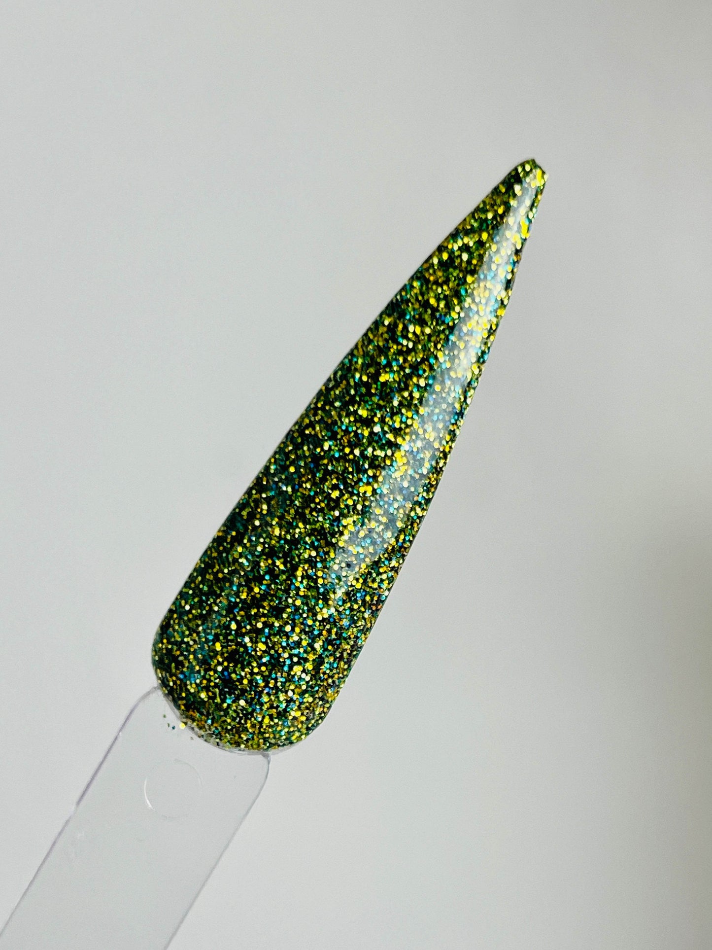Besalt Peridot Acrylic Dip Powder- Luxie Nail