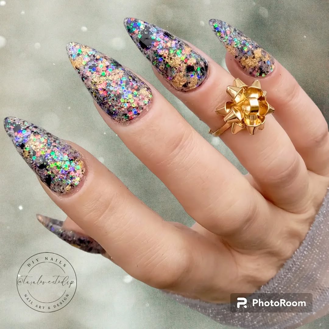 Rockerfeller Acrylic Dip Powder- Luxie Nail