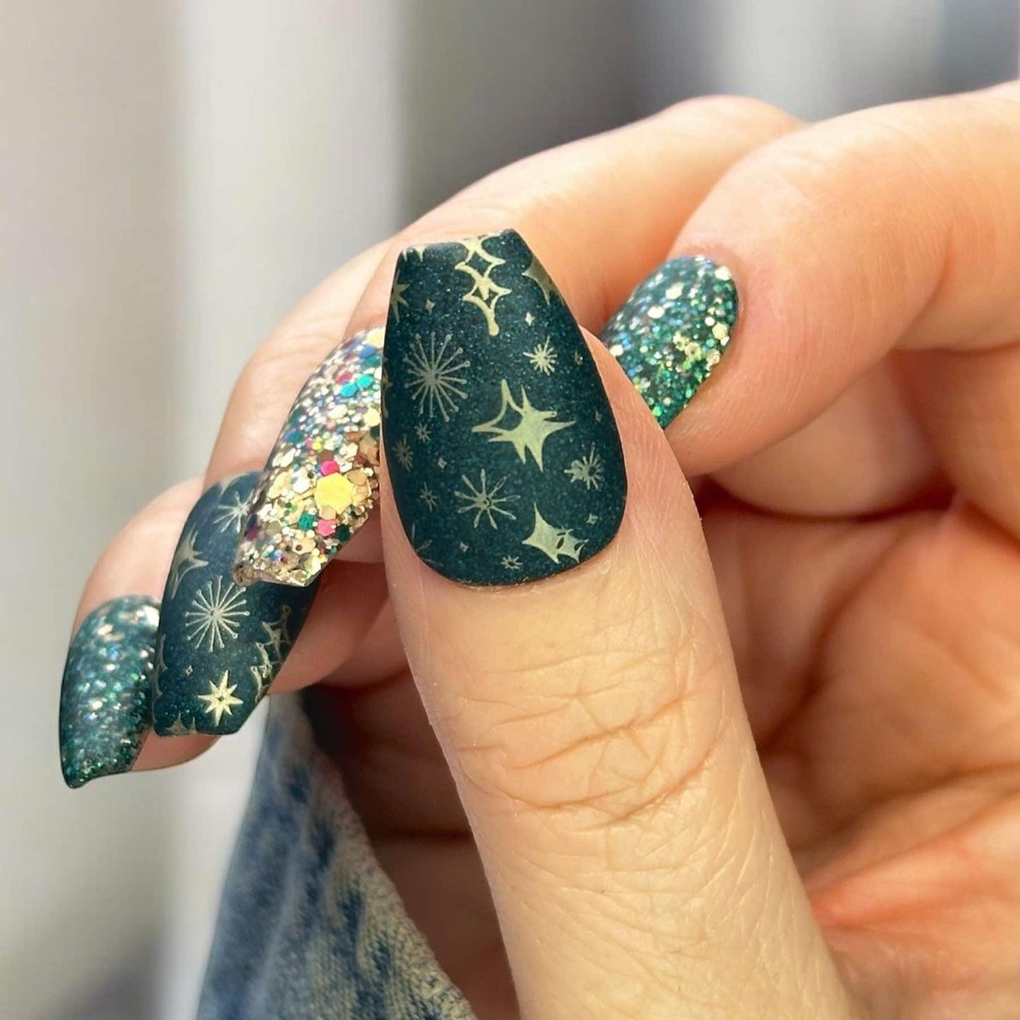 Midnight Masquerade Acrylic Dip Powder- Luxie Nail