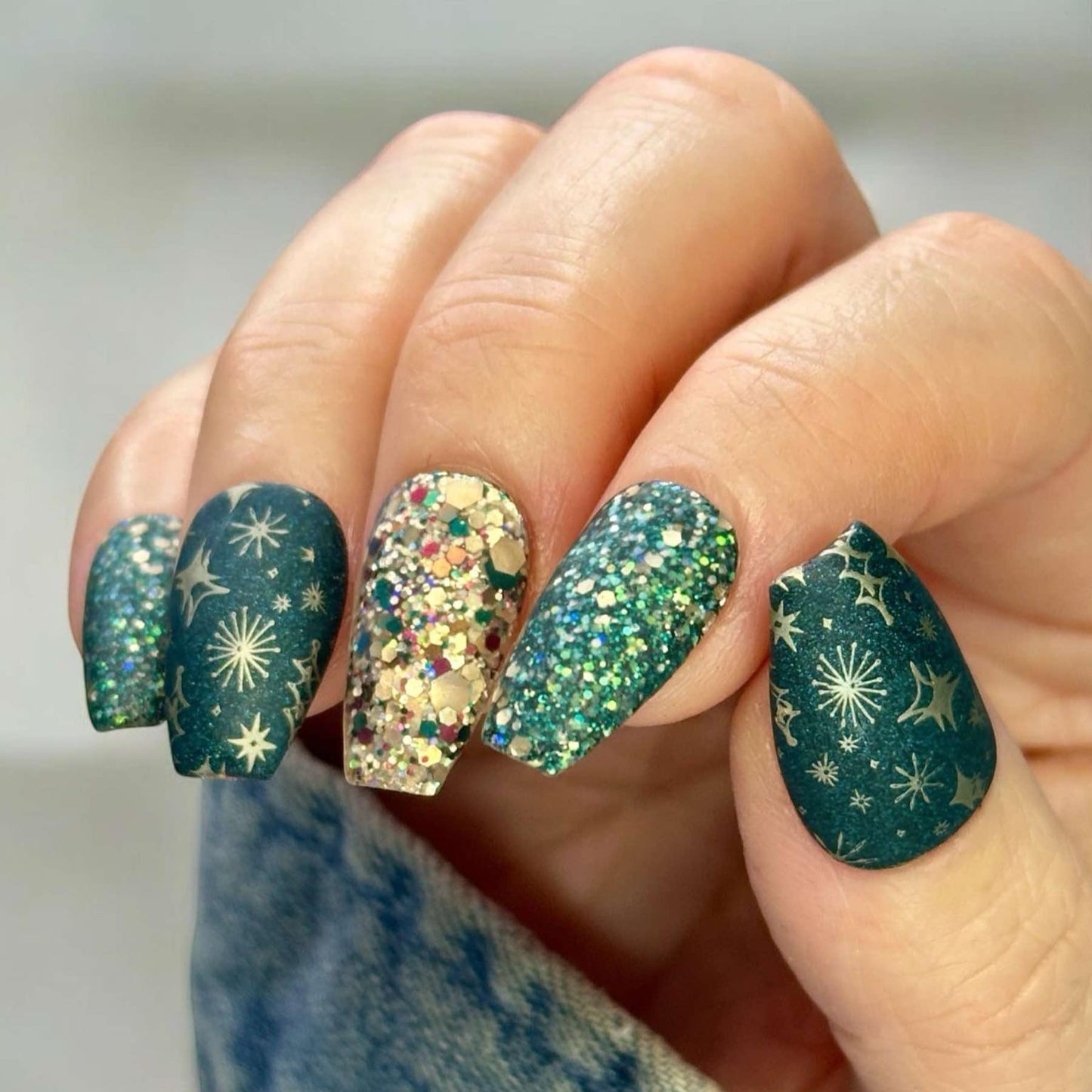 Midnight Masquerade Acrylic Dip Powder- Luxie Nail