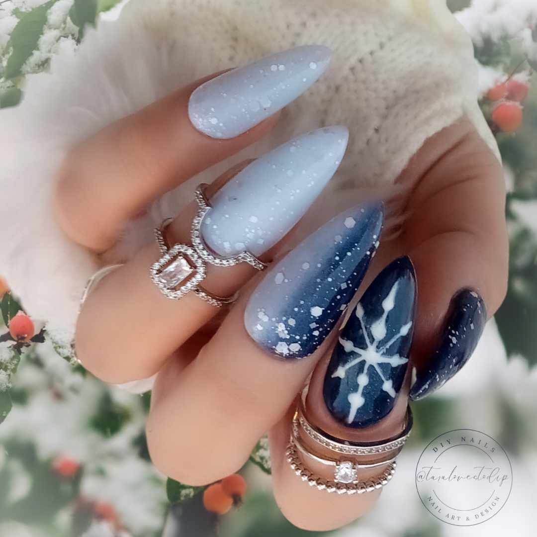 Snowbound Acrylic Dip Powder- Luxie Nail